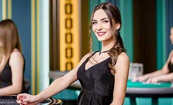 Hình ảnh đội ngũ hỗ trợ khách hàng của ae88 code sẵn sàng giải đáp thắc mắc